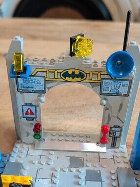 Lego | Toys | Lego 672 Juniors Batman Defend The Batcave | Poshmark